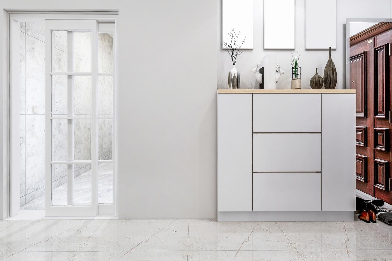 Hohe Kommode für den Flur